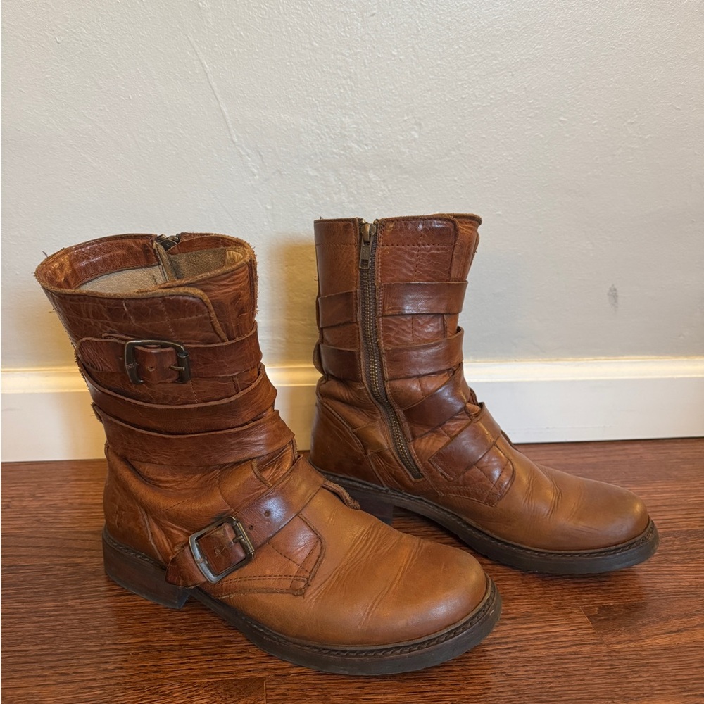 Frye: Women’s Tanker Engineer Boot in Cognac (Size 8M)